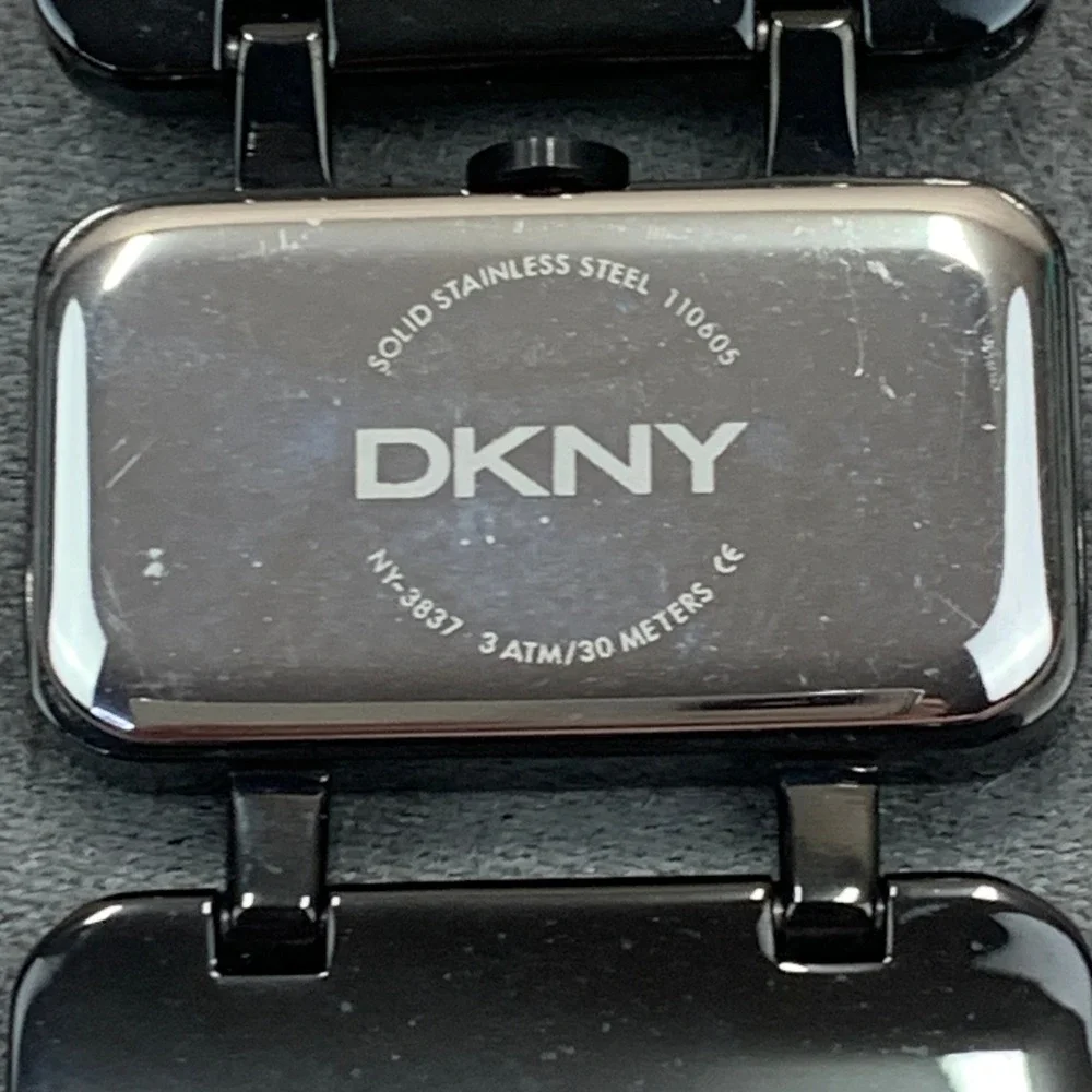 Dkny stylish rectangular